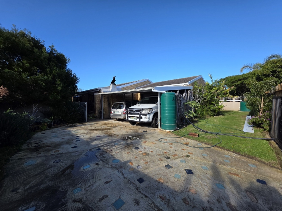 3 Bedroom Property for Sale in Wavecrest Eastern Cape